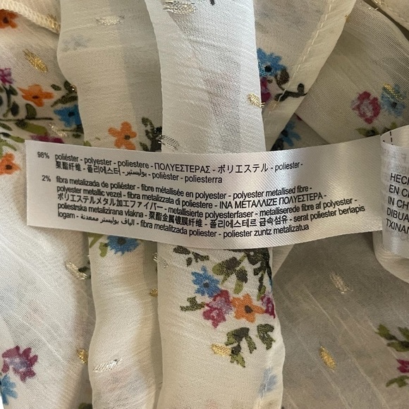 Euc Zara blouse, sheer, floral, metallic details, size Medium - Picture 11 of 13